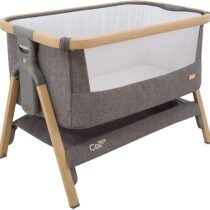 Retrouvez Tutti Bambini Cozee Bedside Crib-Oak grey aux meilleurs prix sur Bebemaman.ma . Livraison à domicile partout au Maroc.