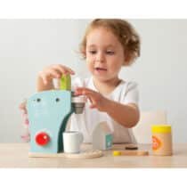 Retrouvez Kiokids Jouet Cafetière en bois aux meilleurs prix sur Bebemaman.ma . Livraison à domicile partout au Maroc. Paiement à la livraison.